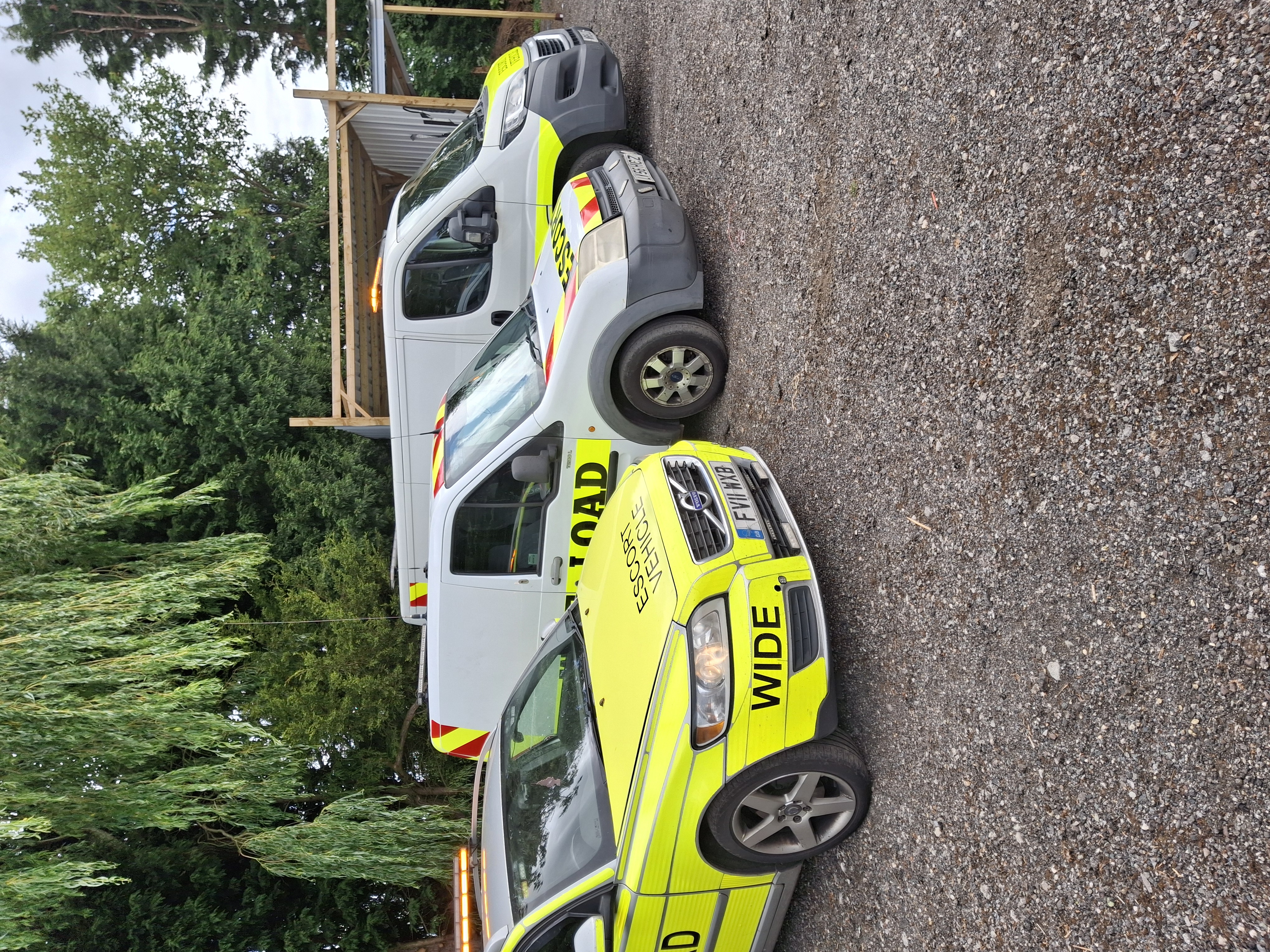 Ollys pilot escort vehicle line up
